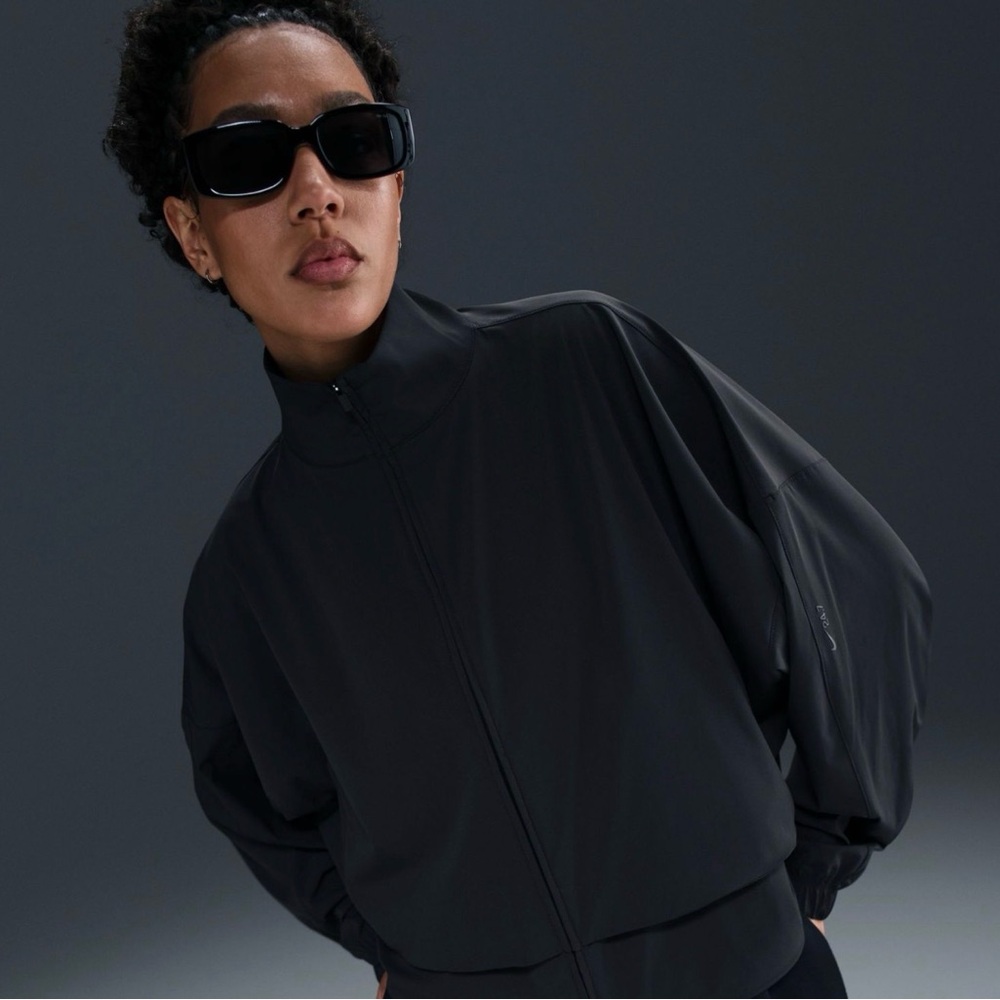 Nike Women's 24.7 PerfectStretch Dri-FIT Woven Jacket S Black Style HJ0963 $150